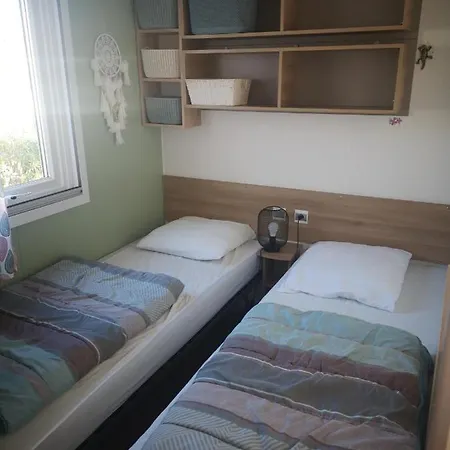 Mobil Home Sous Le Soleil Camping Les Sables Du Midi Kamp alanı